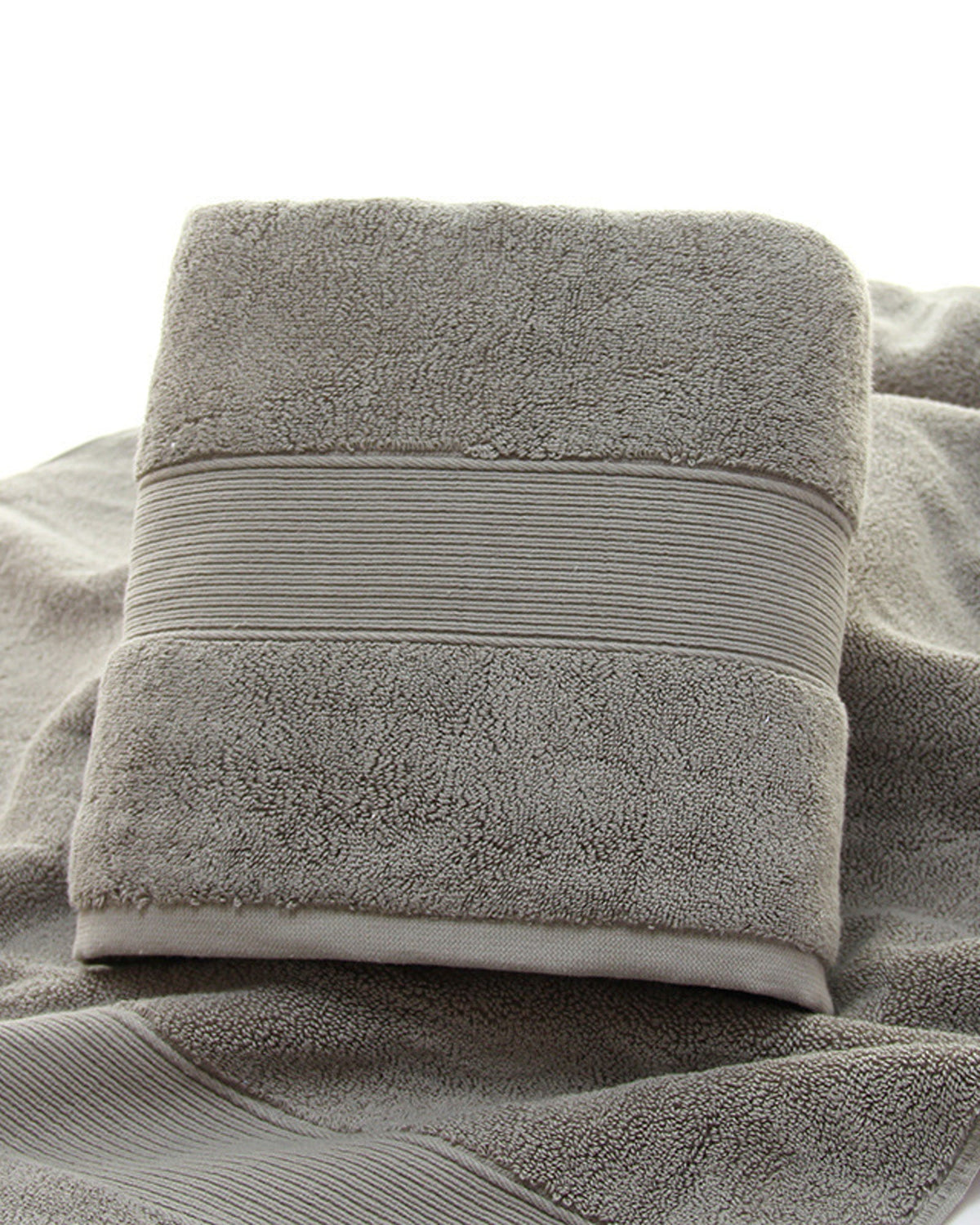 taupe-cotton-bath-towel in use